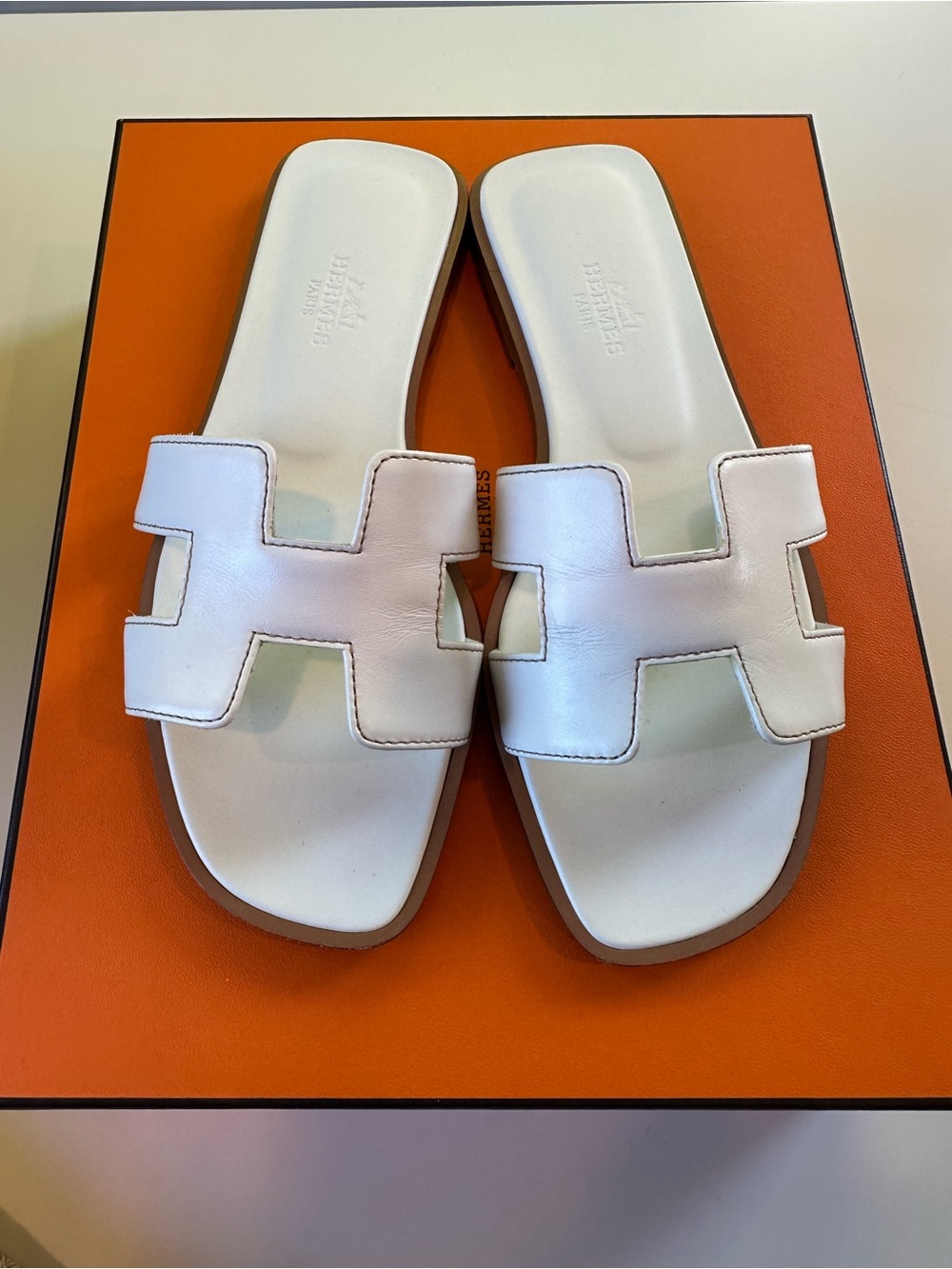 Hermes White Oran Sandals Size 35 - Picture 3 of 14